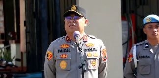 Wakapolda Papua Brigjen Pol. Dr. Faizal Ramadhani, S.Sos., S.I.K., M.H. saat memimpin Apel Konsolidasi Personel di Lapangan Command Center Polda Papua, Kota Jayapura, Rabu (03/09/2025)