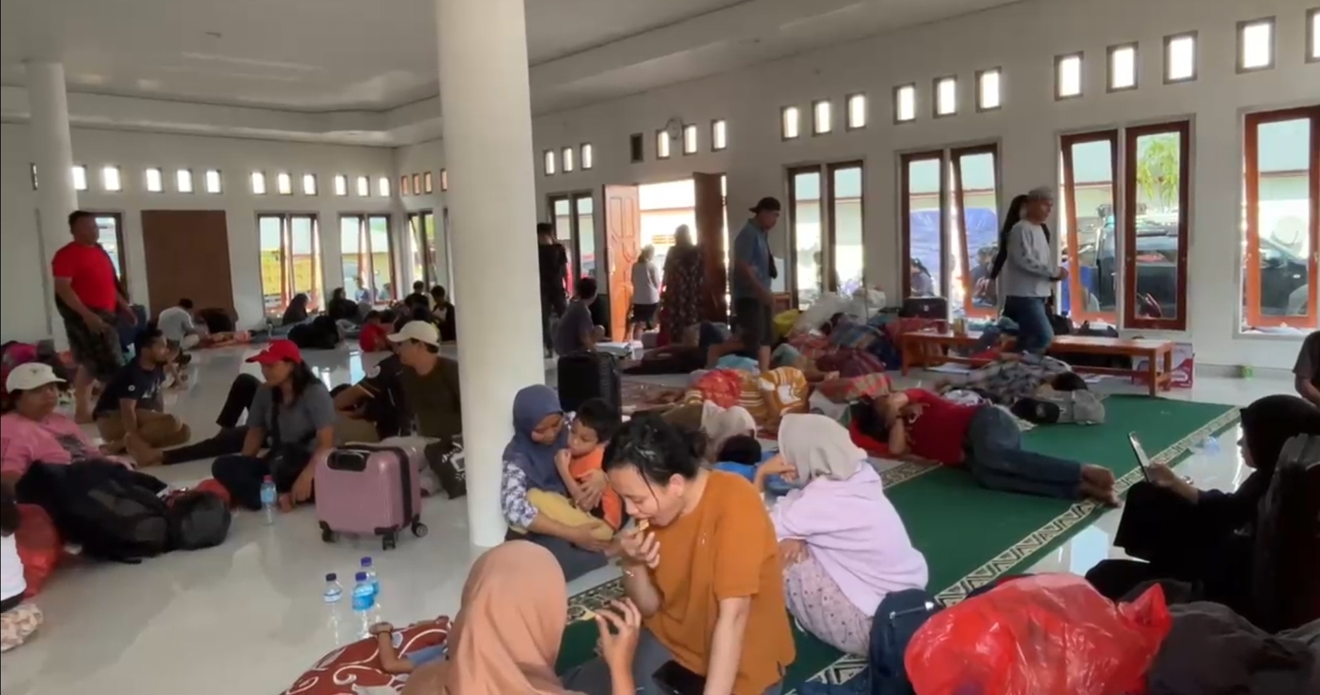 Pengungsi di Aula Polres Yalimo dampak kerusuhan di Distrik Elelim