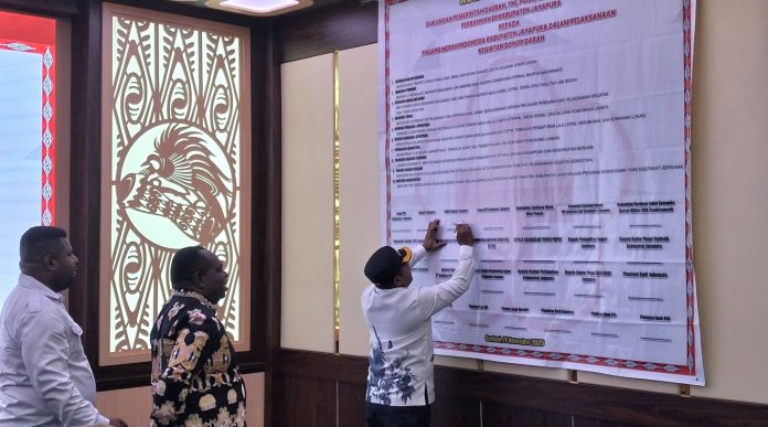 Komitmen bersama pemerintah, LSM, BUMN, BUMD dan swasta terhadap PMI Kabupaten Jayapura dalam kegiatan donor darah rutin Komitmen bersama pemerintah, LSM, BUMN, BUMD dan swasta terhadap PMI Kabupaten Jayapura dalam kegiatan donor darah rutin