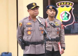 Wakapolda Papua, Brigjen Pol. Dr. Faizal Ramadhani, S.Sos., S.I.K., M.H., saat memimpin apel perdana di Tahun 2026 di Lapangan Apel Mako Polda Lama, Jayapura, Senin (05/01)