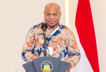 Gubernur Papua Matius D. Fakhiri