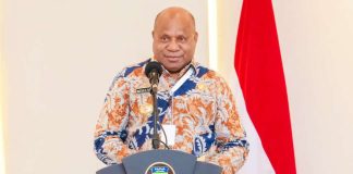 Gubernur Papua Matius D. Fakhiri