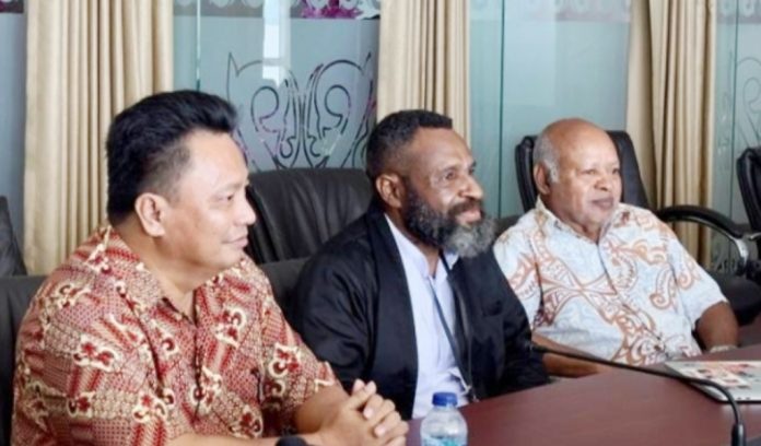 Perwakilan Pemerintah Provinsi Sepik Timur, Peter Simon Yehiwambu saat berkunjung ke Kantor Gubernur Papua, Jumat (10/4/2026)