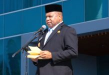 Gubernur Papua, Mathius Fakhiri