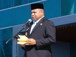 Gubernur Papua, Mathius Fakhiri