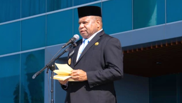 Gubernur Papua, Mathius Fakhiri