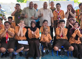 Tinjau SLB Biak, Gubernur Fakhiri Taruh Perhatikan Bagi Anak Berkebutuhan khusus