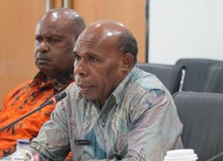 Kepala Dinas Olahraga dan Pemuda Papua, Laurens Wantik