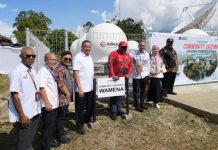 Peresmian Community Gateway yang didirikan PT Telkom (Persero) Tbk di Stasiun Bumi Sedang Wamena, Kabupaten Jayawijaya, Papua Pegunungan, Jumat (8/5)