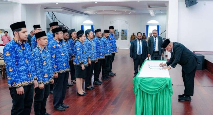 Pelantikan 16 pejabat baru di lingkup Pemerintah Provinsi Papua oleh Gubernur Papua, Mathius D. Fakhiri