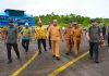 Gubernur Fakhiri Tinjau Bandara Botawa Waropen, Runway Akan Diperpanjang untuk Pesawat ATR