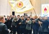 Resmi Dilantik Letjen Marciano Norman, Mathius D. Fakhiri Siap Bawa Papua Jadi Provinsi Olahraga Komisaris Jenderal Polisi (Purn) Mathius D. Fakhiri, SIK, MH., saat menerima pataka KONI pada prosesi pelantikan sebagai Ketua Umum KONI Papua Periode 2026-2030