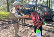 Menyapa dari Jantung Papua, Patroli Humanis Satgas Damai Cartenz Perkuat Kedekatan dengan Warga Ilaga