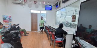 Ruang tunggu bengkel AHASS dengan fasilitas yang nyaman bagi konsumen sambil menunggu servis motor HOnda kesayangannya