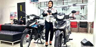 Motor Honda Bebek yang dipamerkan di Showroom Astra Motor Sentani dan masih cukup diminati konsumen di wilayah Kabupaten Jayapura