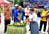 Reuni Akbar ke-44 Alumni SMAN 1 Sentani Angkatan 1985-2025 Hadiri Perayaan HUT SMAN 1 Sentani Pemotongan tumpeng HUT SMAN 1 Sentani oleh Bupati Jayapura, Dr. Yunus Wonda,SH,MH bersama Kepala SMAN 1 Sentani