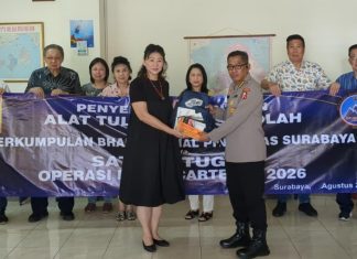 Satgas Operasi Damai Cartenz Terima 2.500 Paket Tas dan Alat Tulis untuk Anak-anak Papua