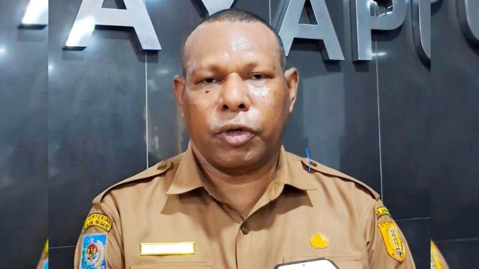 WhatsApp Image 2026-08-24 at 14.30.34 Kepala Dinas Perikanan dan Kelautan Kota Jayapura, Matheis Sibi, S.Pi