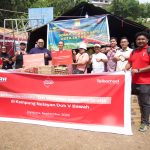 Peduli Korban Kebakaran Dok V Bawah, Telkomsel Bagikan Sembako dan Voucher Internet Gratis