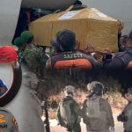 Satgas Damai Cartenz Kejar Pelaku Pembakaran Mobil dan Sopirnya di Habema, Jenazah Dipulangkan ke Toraja