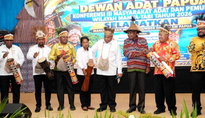 Pembukaan Konferensi III Masyarakat Adat dan Pemuda I Wilayah Mamta–Tabi di Hotel Suni Sentani, Rabu (7/10/2026)