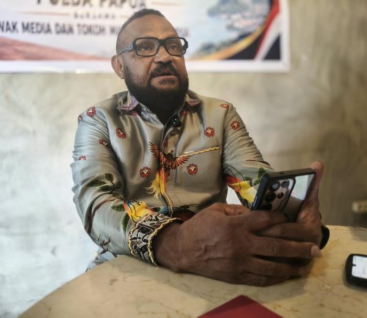 Caption : Wakil ketua MRP Pokja Adat, Max Abner Ohee